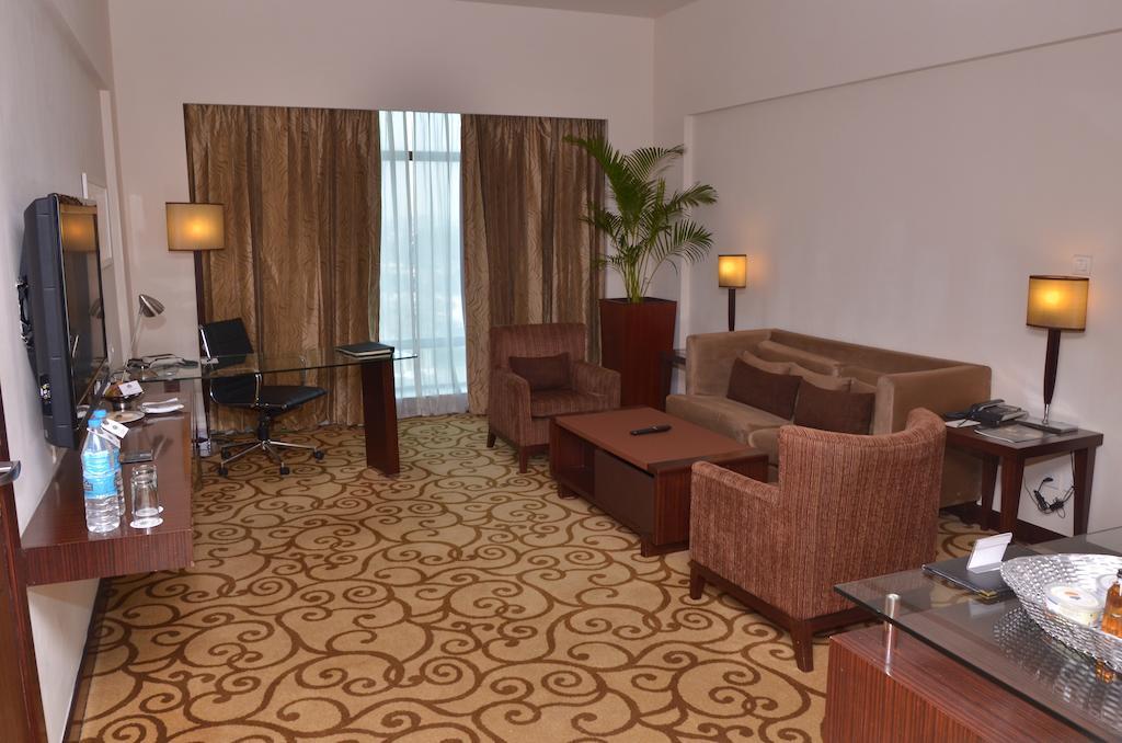 Country Inn & Suites By Radisson, Sahibabad ガーズィヤーバード エクステリア 写真
