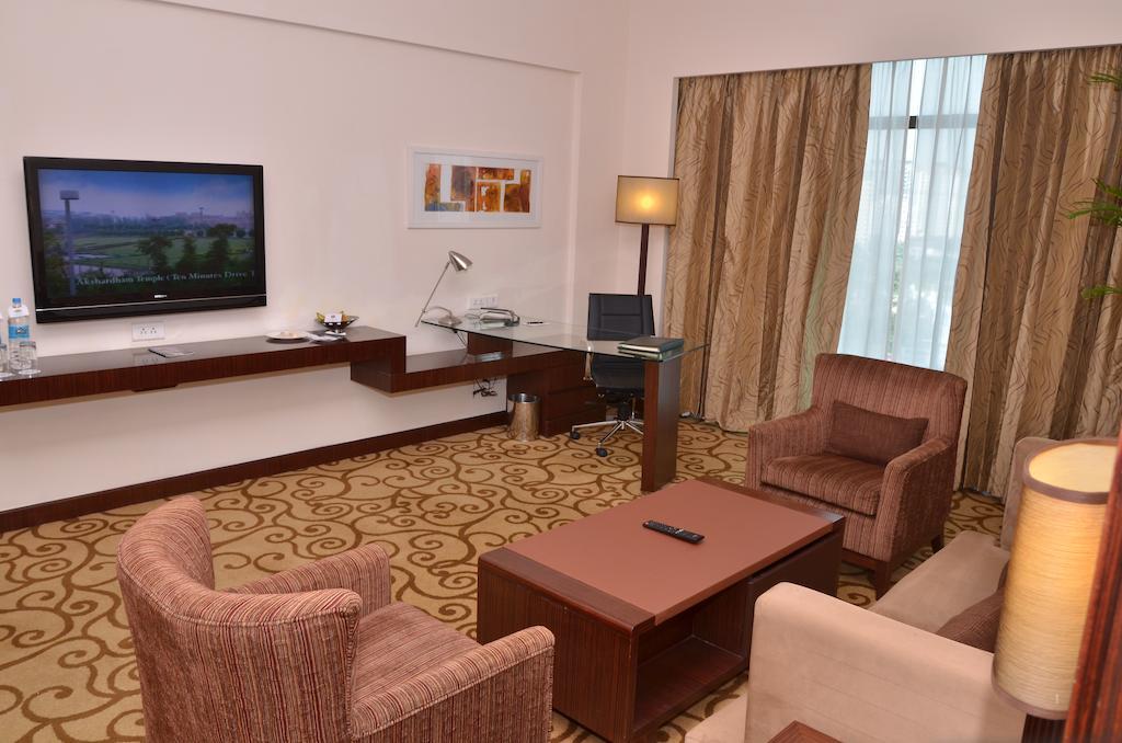 Country Inn & Suites By Radisson, Sahibabad ガーズィヤーバード エクステリア 写真